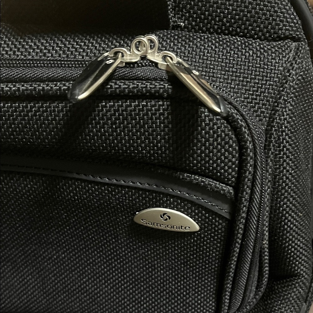 Samsonite Weekender - Picture 3 of 16